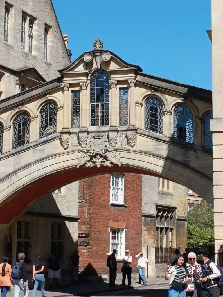 img_20250708_154505171111977915313371-1-768x1024 The Bridge of Sighs in Oxford