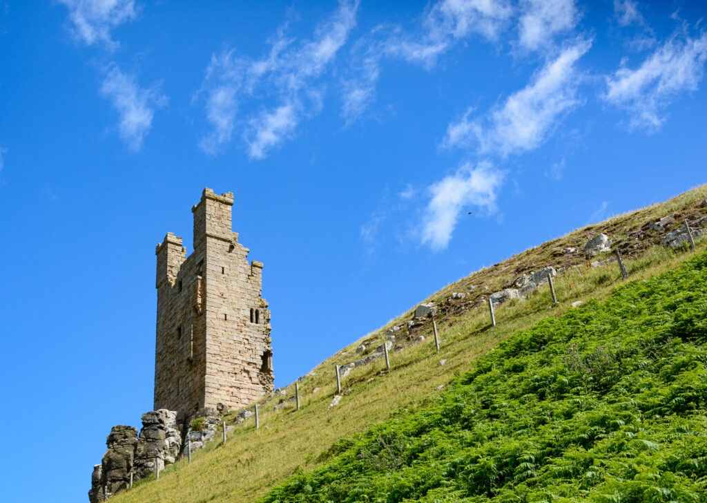 blue-sky-dunstanburgh-castle-from-low-angle-1024x728 The Enigmatic Tale of Dunstanburgh Castle: Sir Guy the Seeker and the Sleeping Army