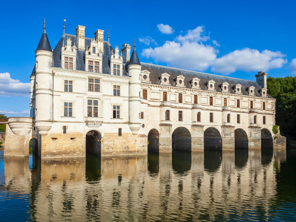 chateau-de-chenonceau-castle-france-8-1024x768 Château de Chenonceau: The mysterious stories behind the stone walls