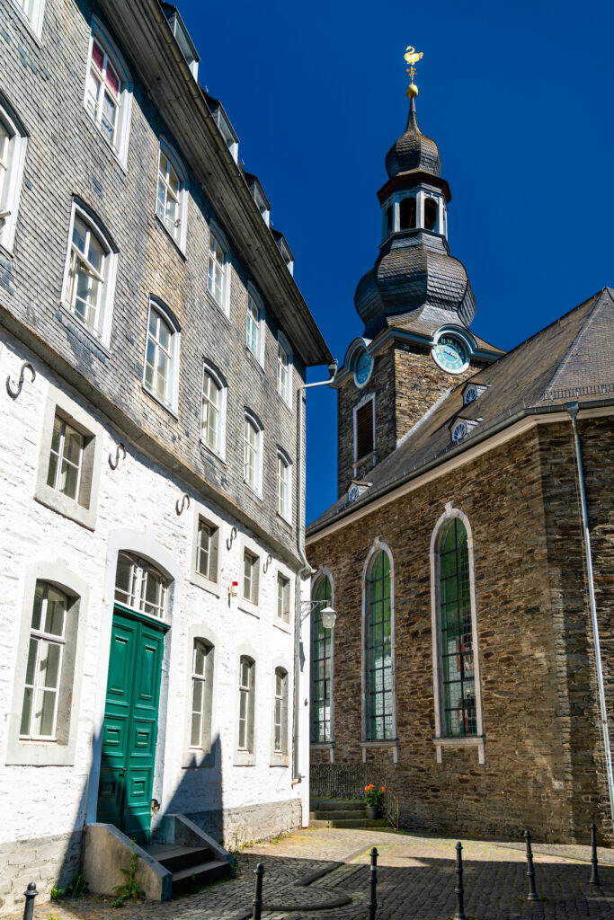 traditional-architecture-monschau-north-rhinewestphalia-germany-3-683x1024 The mythical siege of Monschau: a tale of dragons and bravery