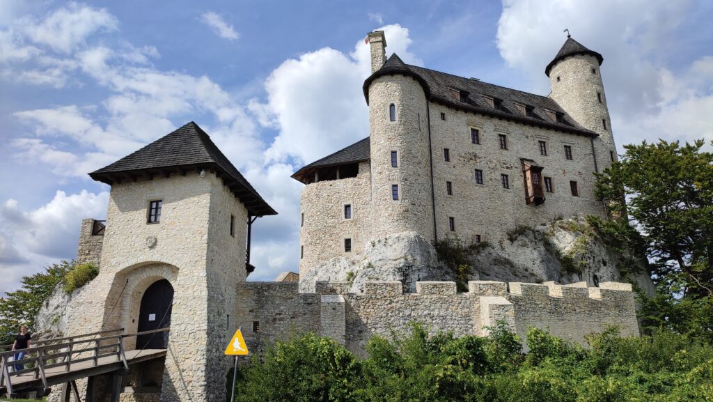 white-bobolice-castle-poland-1024x577 The mysterious legends of Bobolice Castle: A treasure beyond time