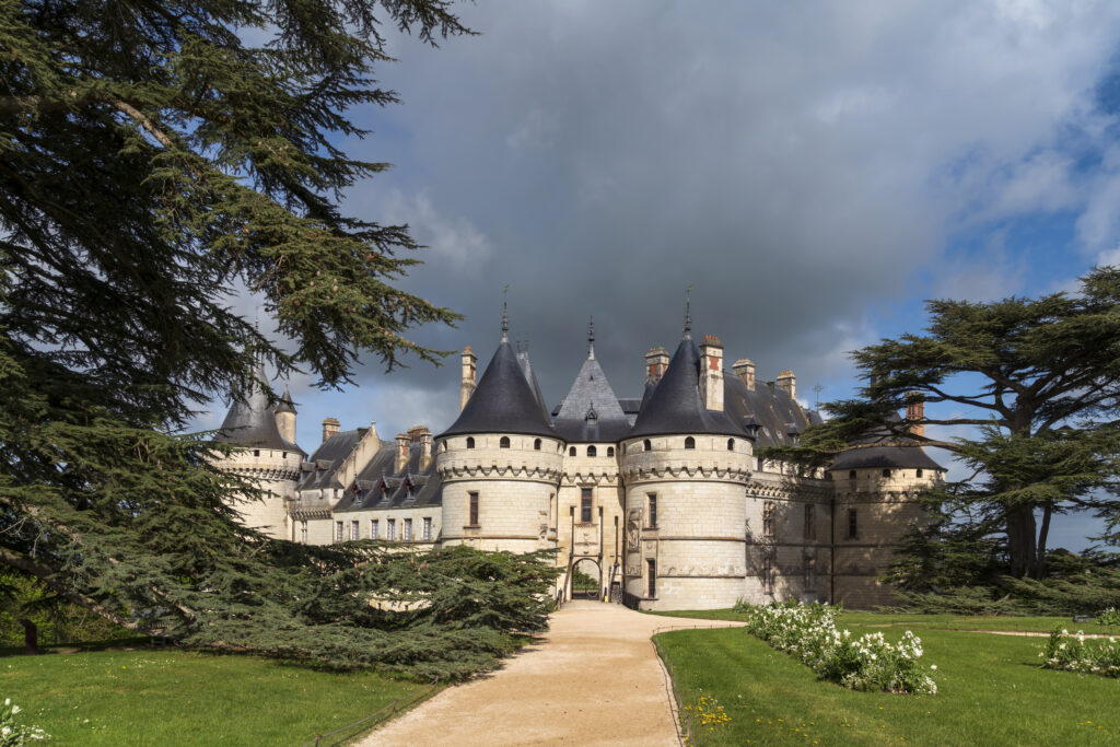 chateau-chaumont-sur-loire-sunny-summer-day-loir-et-cher-france-1-1024x683 Scandalous and mysterious: the dark secrets of Chaumont Castle