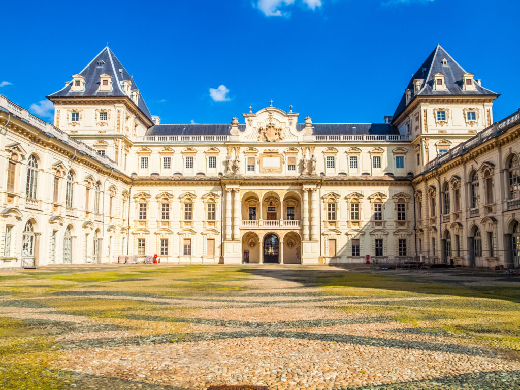 hdr-castello-del-valentino-6-1024x768 The mysterious chamber of Castello del Valentino: Discover Turin's timeless treasure