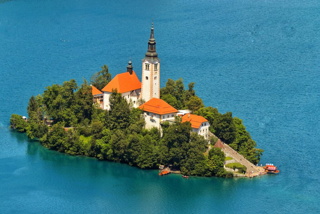 it-features-pilgrimage-church-assumption-mary-known-its-distinctive-bell-tower-Kopie-1024x683 Mystical Bled: Discover the enchanting legends of Slovenia's famous island