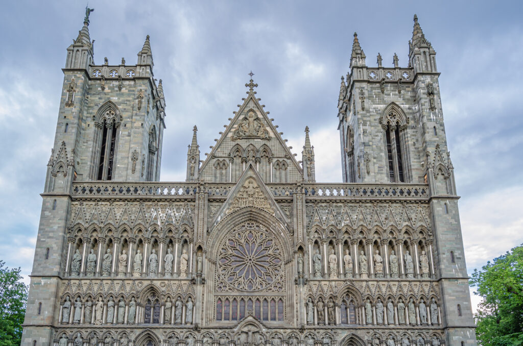 medieval-nidaros-cathedral-trondheim-norway-1024x678 The mythical guardian of Nidaros: The enchanted dragon of Trondheim's famous cathedral