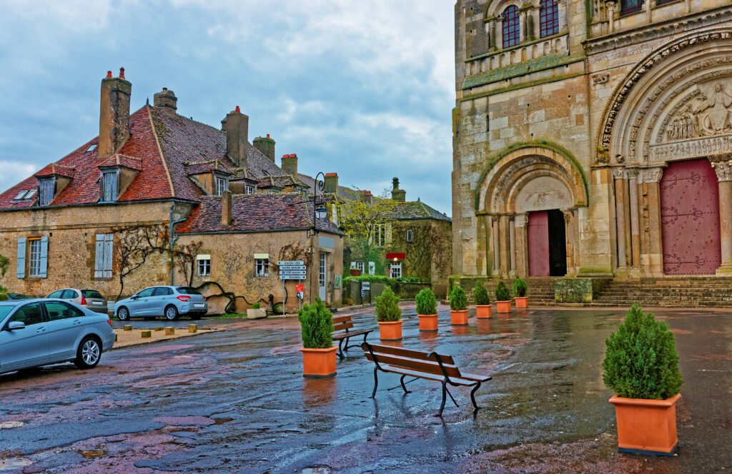 street-vezelay-abbey-avallon-yonne-department-bourgogne-franche-comte-region-france-1024x664 Vézelay: Unveiling the Mythical Secrets