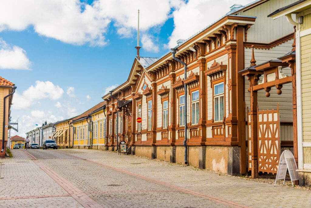 cobbled-streets-wooden-architecture-buildings-unesco-heritage-site-rauma-finland-1024x683 The mystique of the skies: The legends of the “Air Dogs of Rauma”