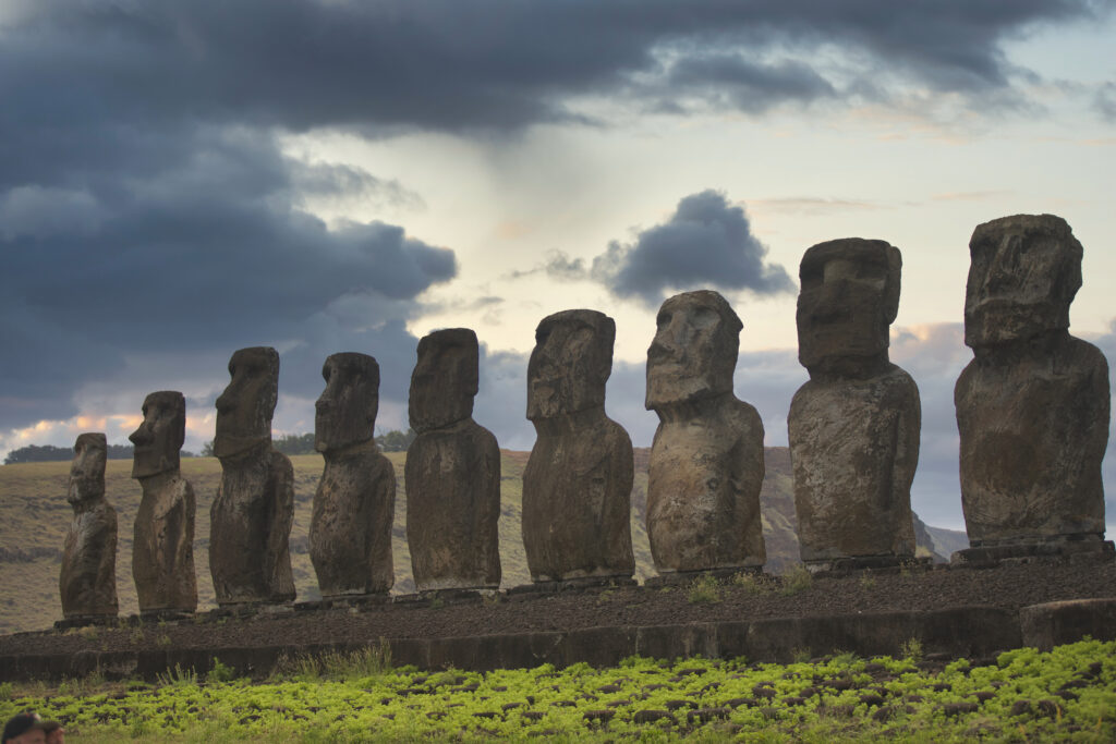 easter-island-1-1024x683 Amazing secret: The mystery of the Moai statues on Easter Island revealed