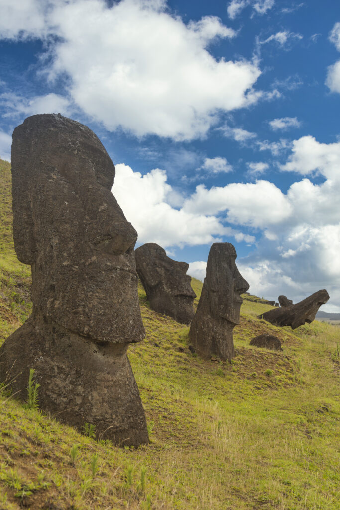 easter-island-5-683x1024 Amazing secret: The mystery of the Moai statues on Easter Island revealed
