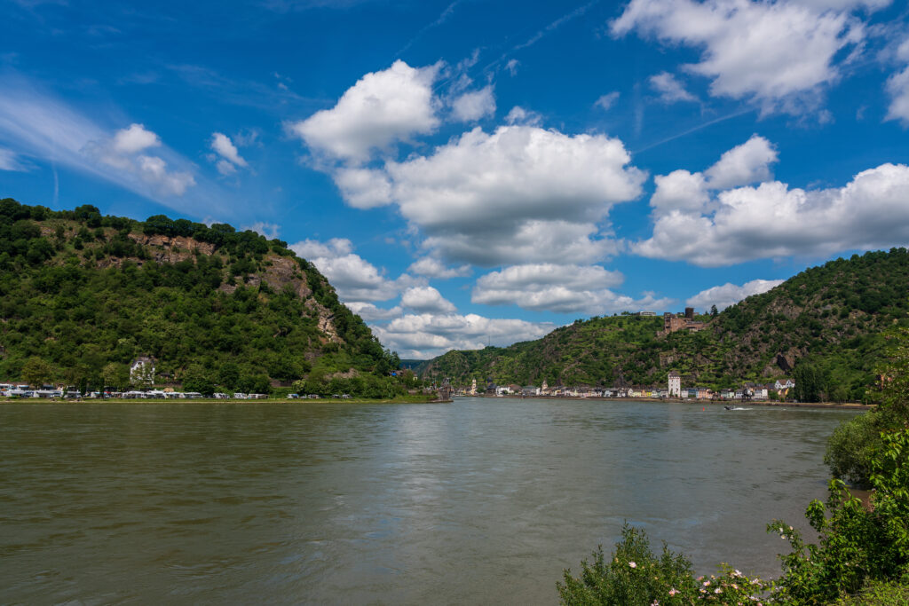 panoramic-view-loreley-rocks-katz-castle-rhine-germany-1024x683 The mystery of the Nibelung treasure: a legend full of secrets