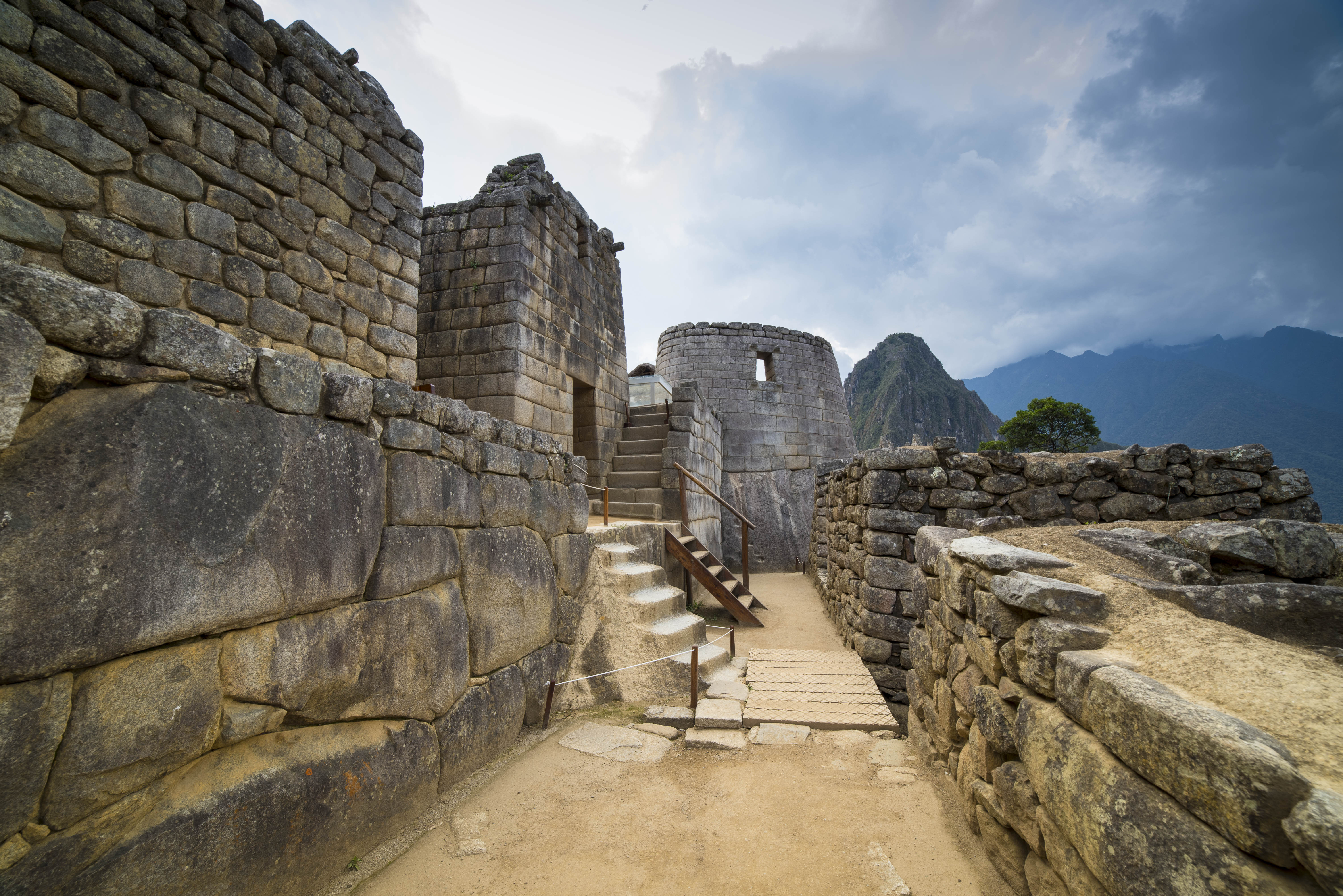 photographs-citadel-machu-picchu-andes-peru-2 The Secrets of Machu Picchu: The Mysterious Lost City of the Incas