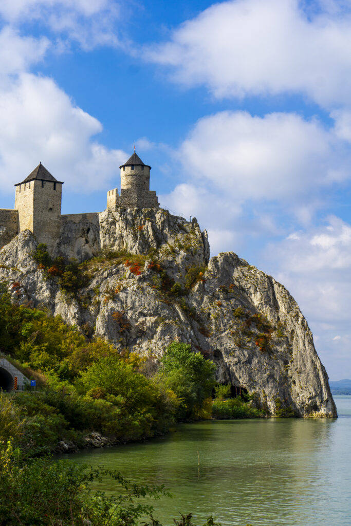 stunning-golubac-fortress-overlooking-danube-river-serbia-sunny-day-683x1024 Enchanting illusions: The myth of Golubac Fortress