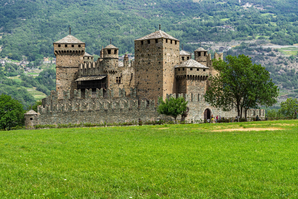 100980 The Legend of the “Barbuta” and Castello di Fénis: Between History and Myth