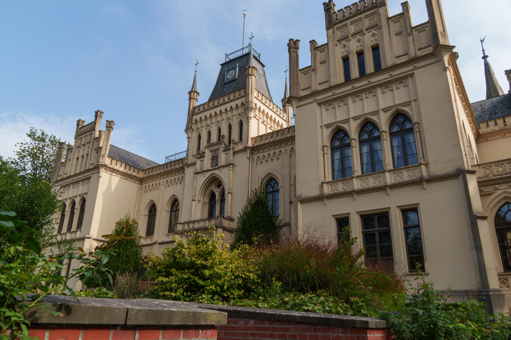 114260 The Mysterious Secrets of the Fern Cube: A Timeless Journey Through the Gardens of Evenburg