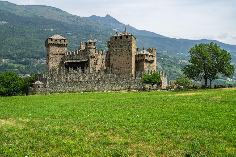 57823 The Legend of the “Barbuta” and Castello di Fénis: Between History and Myth