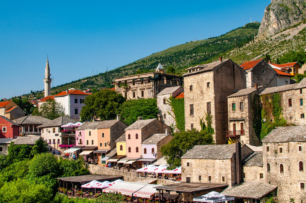 94 The Mysterious Disappearance of the Enchanting Lepa Brena