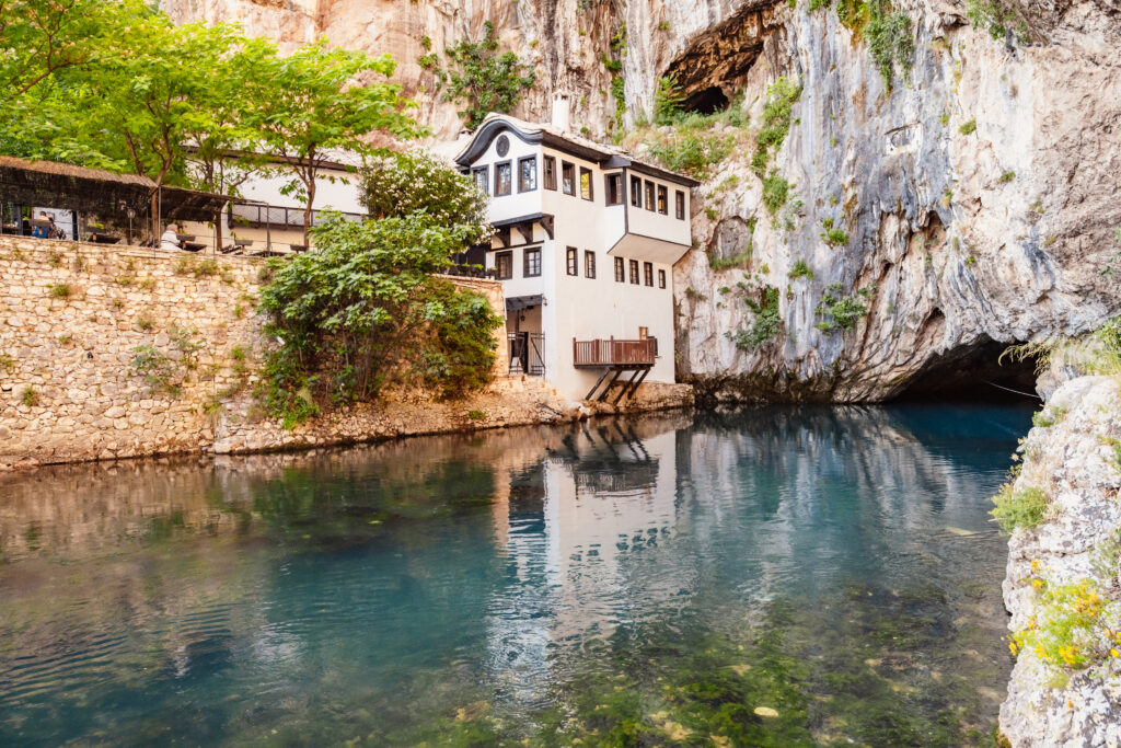 buna-river-spring-town-blagaj-near-blagaj-tekija-house-blagaj-mostar-basin-bosnia-herzegovina-europe-12-1024x683 The magical source of Blagaj: a river full of love and legends