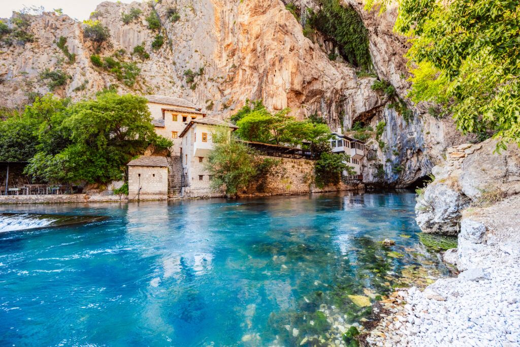 buna-river-spring-town-blagaj-near-blagaj-tekija-house-blagaj-mostar-basin-bosnia-herzegovina-europe-8-1024x683 The magical source of Blagaj: a river full of love and legends