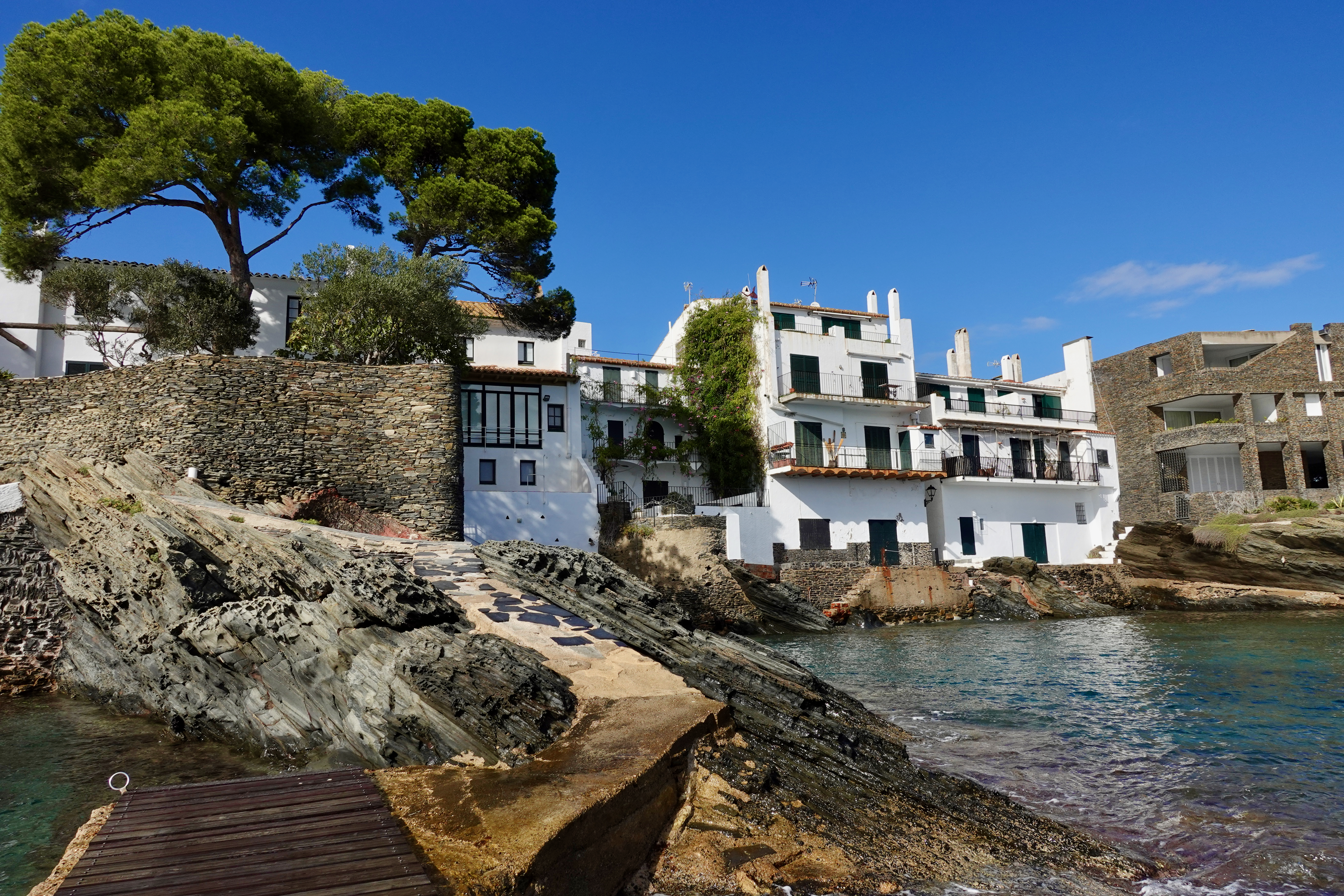house-by-sea-cadaques The Mysterious Pirate Island of Cadaqués: In the Footsteps of Barbarossa
