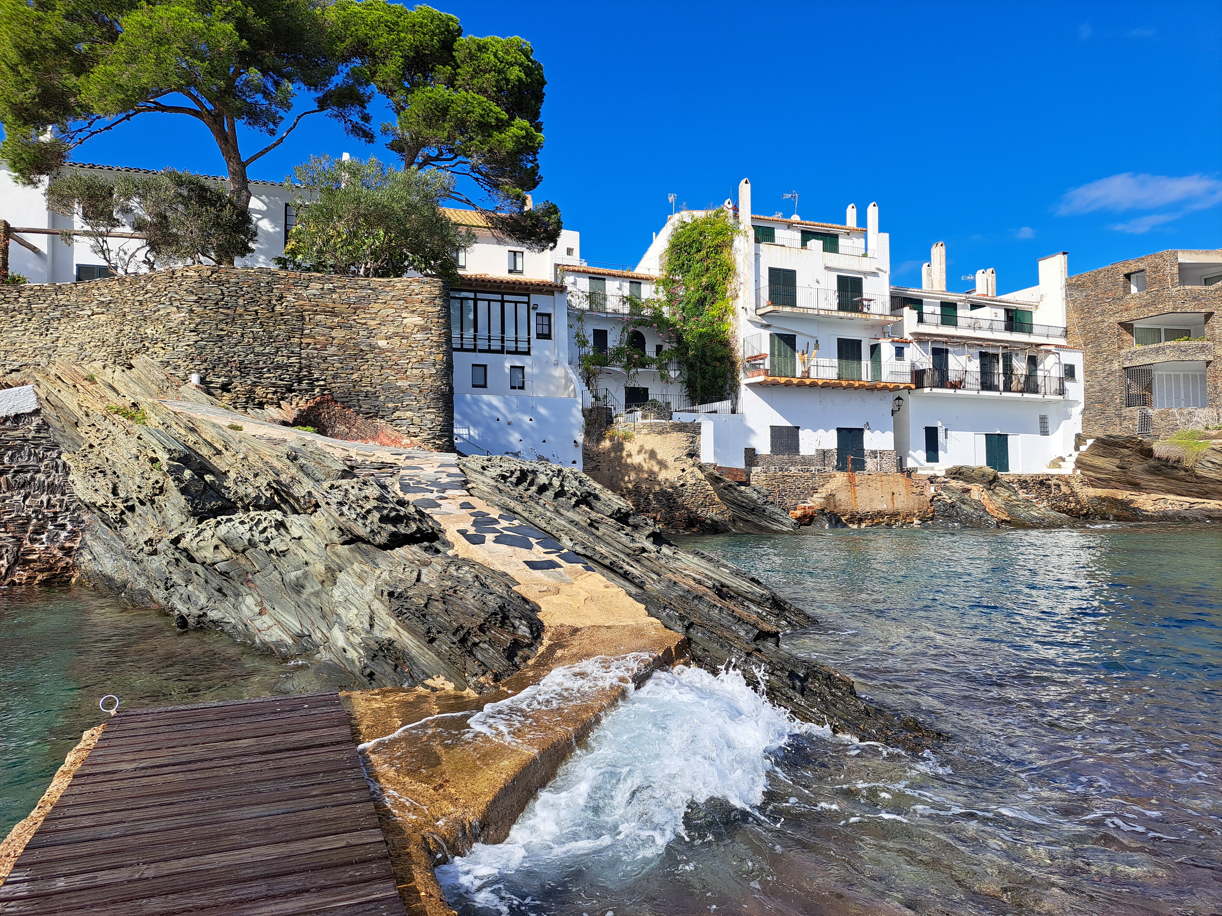 sea-house-cadaques-spain The Mysterious Pirate Island of Cadaqués: In the Footsteps of Barbarossa