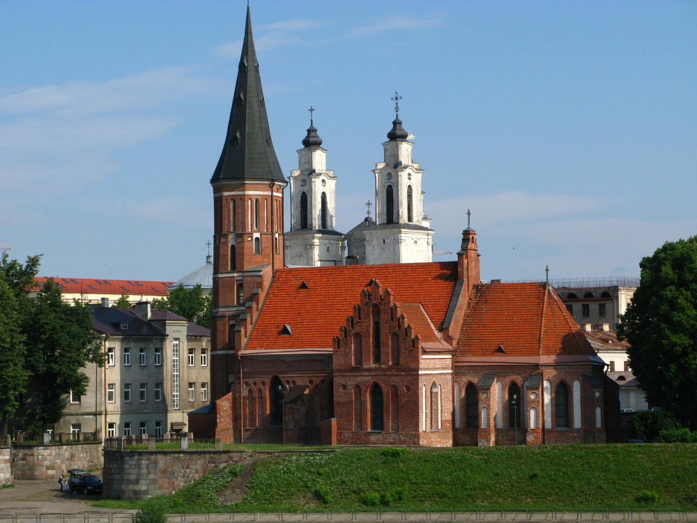 15485 The Virgin of Kaunas: How a Woman Became the Savior of a City
