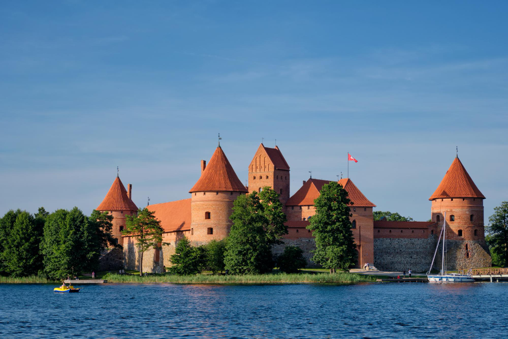 17037 Between Reality and Myth: The Mysterious History of Trakai Castle