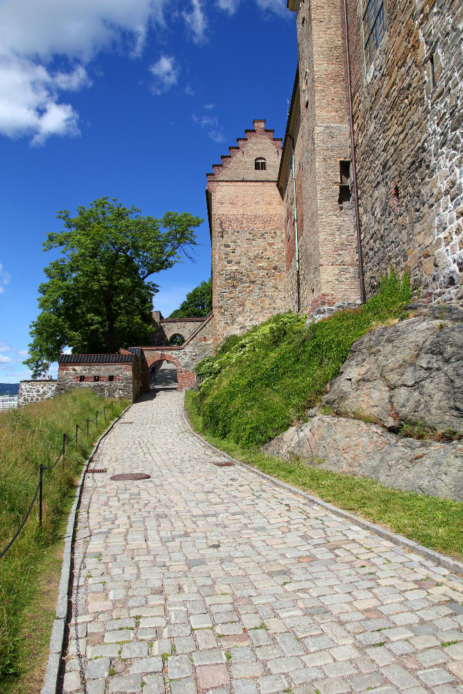 17292 Akershus Fortress: The “Bloody Tower” and the Gruesome Legend of Knut Alvsson