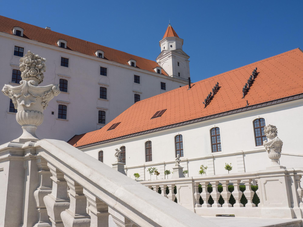 33606 The Golden Horse of Bratislava – A Legend from Times Long Past