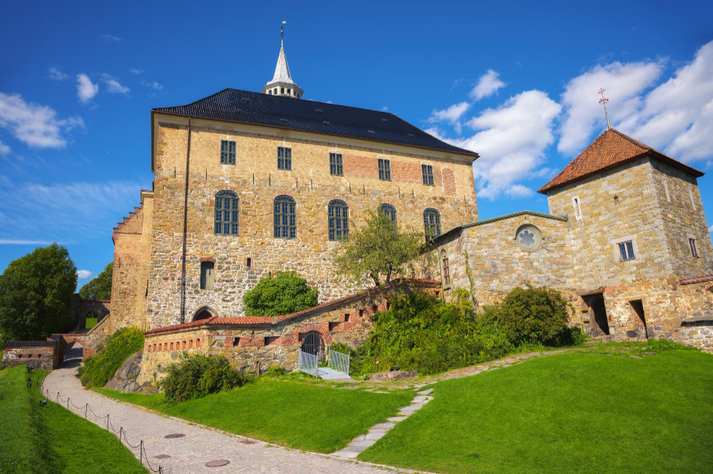 3382 Akershus Fortress: The “Bloody Tower” and the Gruesome Legend of Knut Alvsson