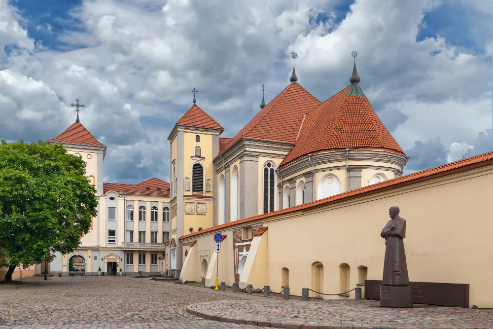 4156 The Virgin of Kaunas: How a Woman Became the Savior of a City