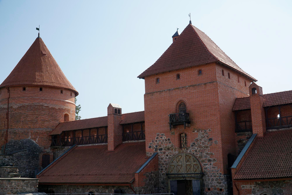 42697 Between Reality and Myth: The Mysterious History of Trakai Castle
