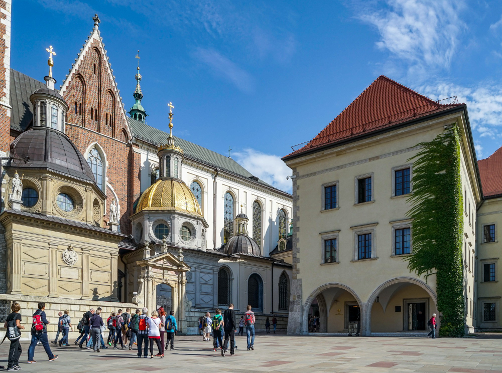 4427 The Dark Legend of the Wawel Dragon: A Terror in Kraków