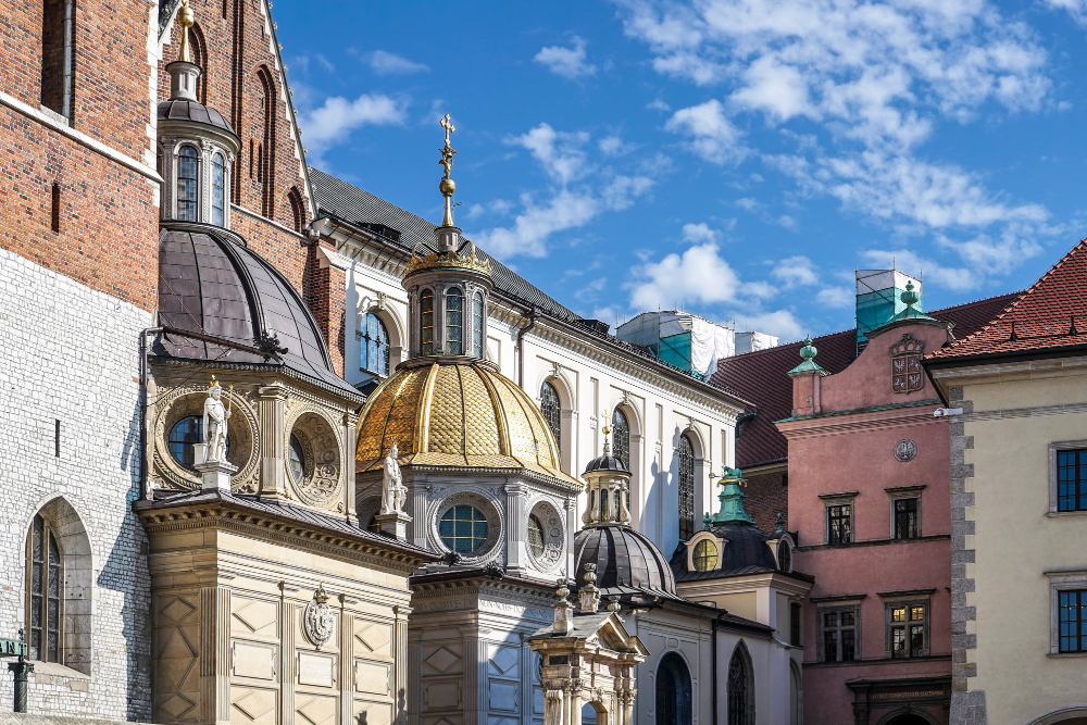 4536 The Dark Legend of the Wawel Dragon: A Terror in Kraków
