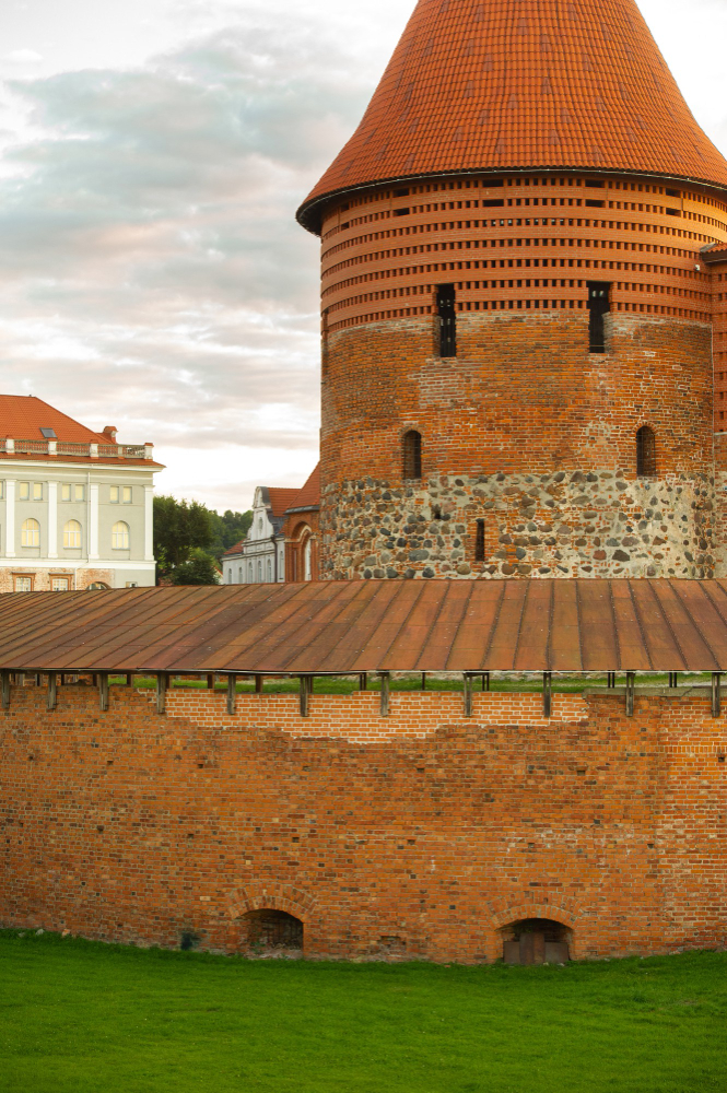 4853 The Virgin of Kaunas: How a Woman Became the Savior of a City