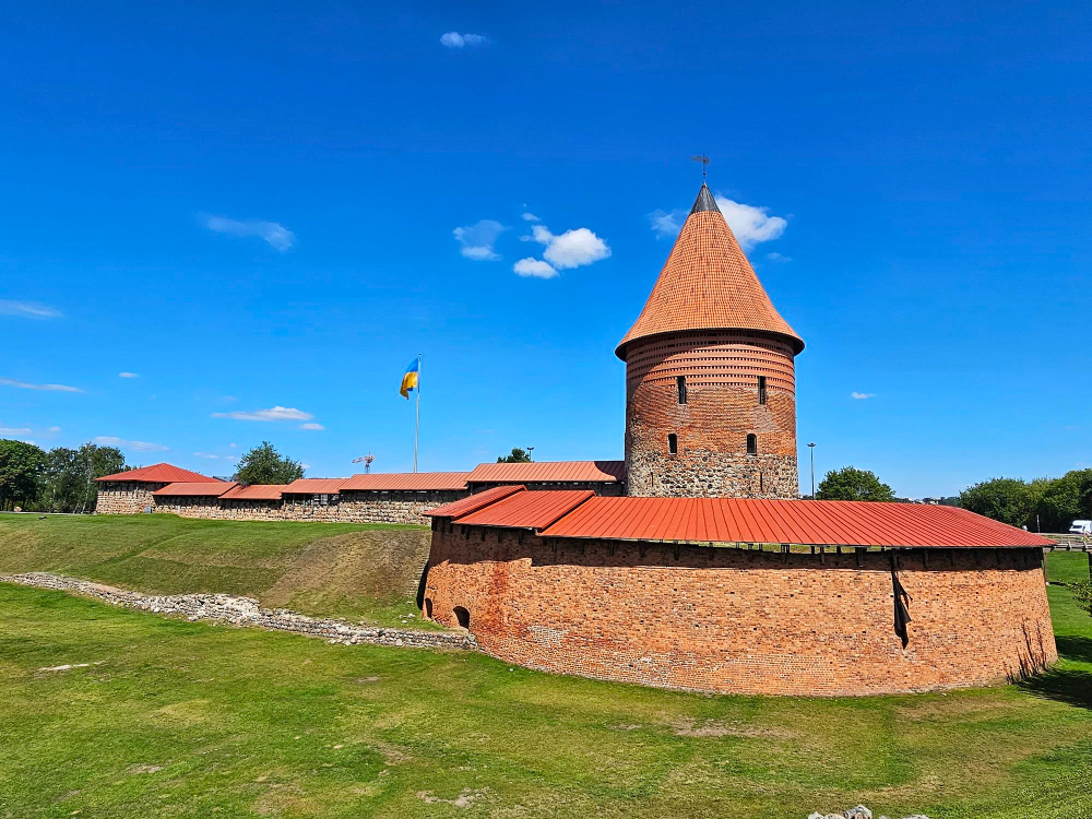 596 The Virgin of Kaunas: How a Woman Became the Savior of a City