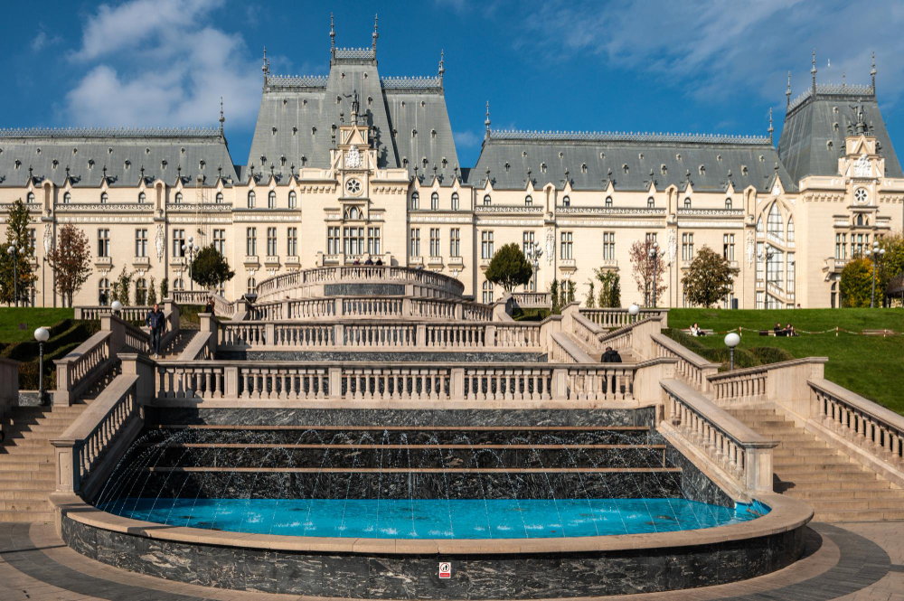 11158 The Myth of the Clock Tower at the Palace of Culture in Iași: A Legend Full of Secrets