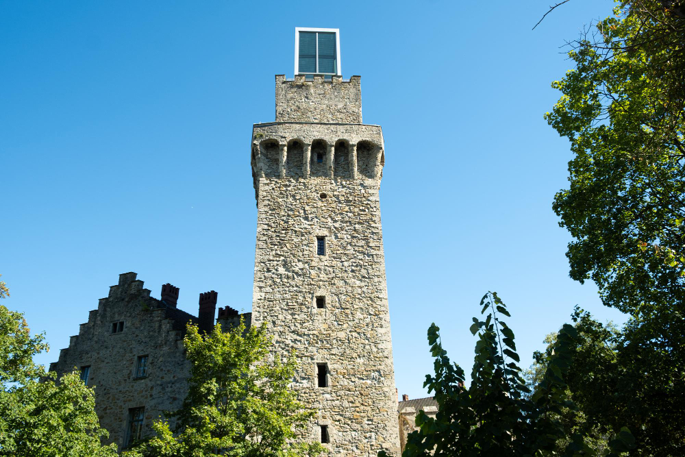 11927 A castle with a dark past – The myth surrounding Baron Rothschild and the dungeon of Waidhofen