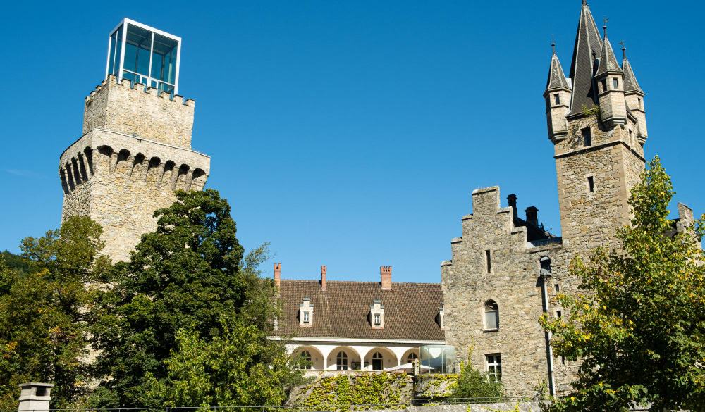 11991 A castle with a dark past – The myth surrounding Baron Rothschild and the dungeon of Waidhofen