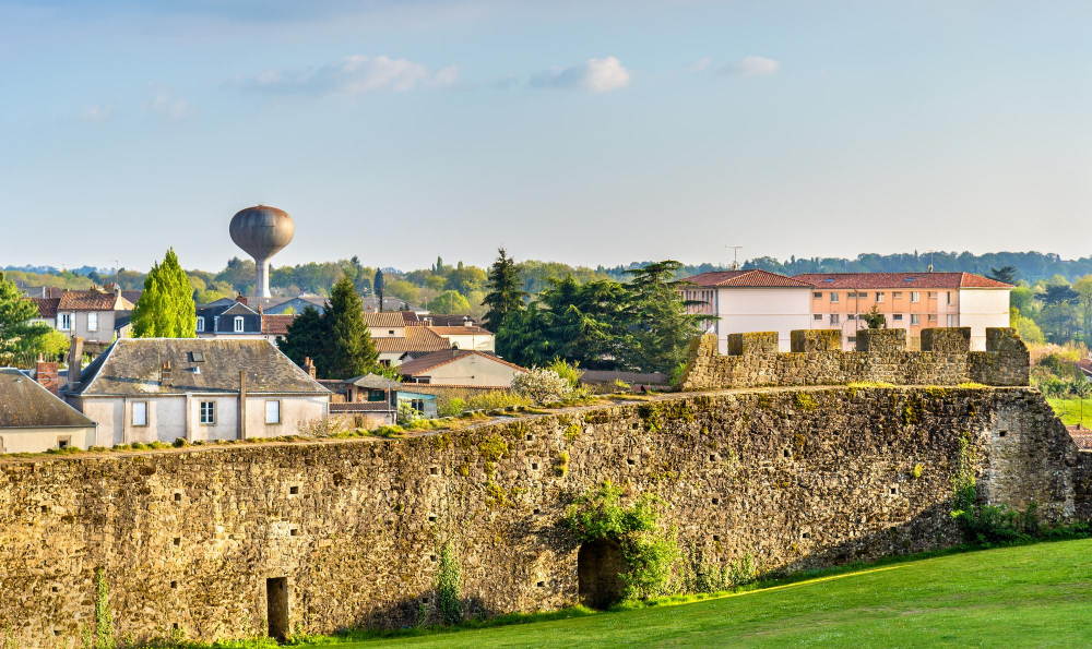 13243 The Mystery of Château de Bressuire: Legends, History and a Hidden Treasure