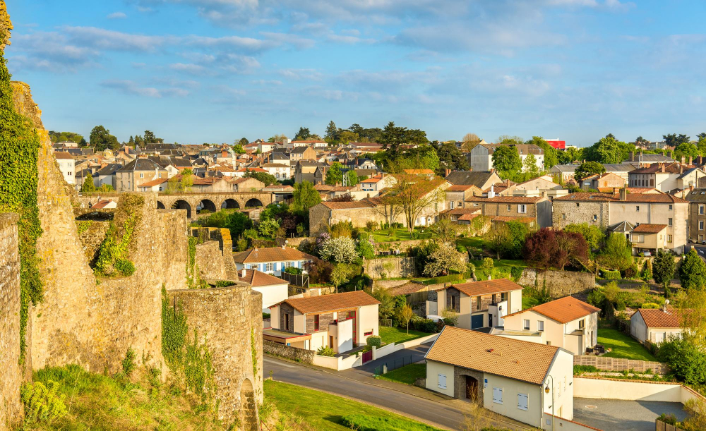 13245 The Mystery of Château de Bressuire: Legends, History and a Hidden Treasure
