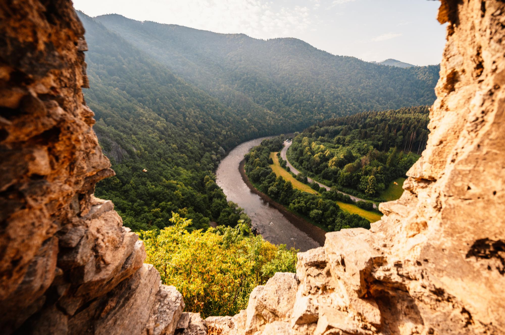 16271 The Tragic Cliffs of Strečno – A Curse of Rivalry and Death