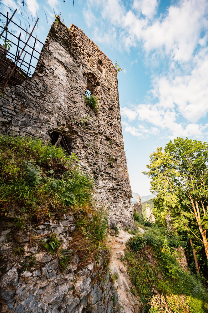 16273 The Tragic Cliffs of Strečno – A Curse of Rivalry and Death