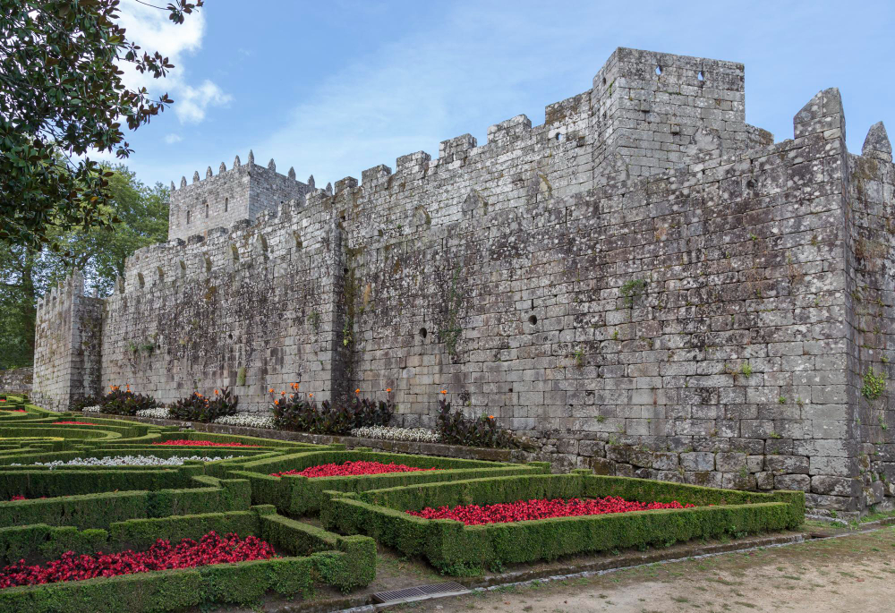 1638 The Castillo de Sotomayor and the “Red Countess”: A Legacy of Feminism, Activism, and Tragedy