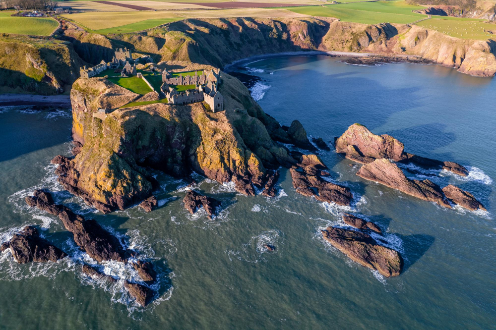 1782 Dunnottar Castle: The Legend of the Burning Church and a Dark Chapter in Scottish History