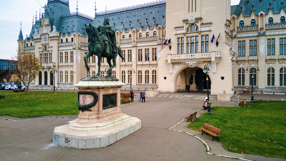 19141 The Myth of the Clock Tower at the Palace of Culture in Iași: A Legend Full of Secrets