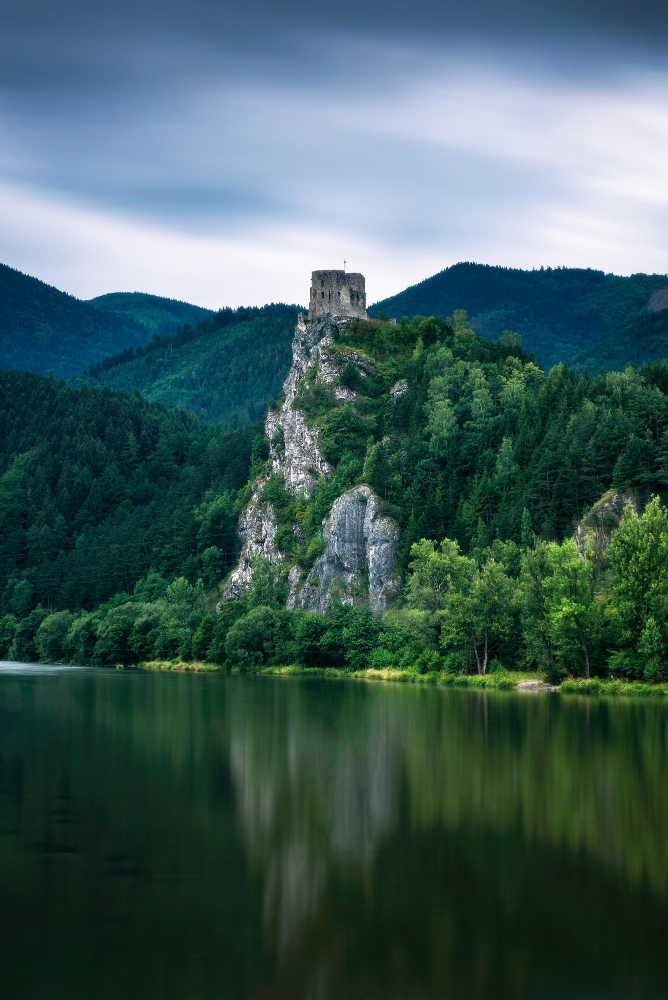 2012 The Tragic Cliffs of Strečno – A Curse of Rivalry and Death