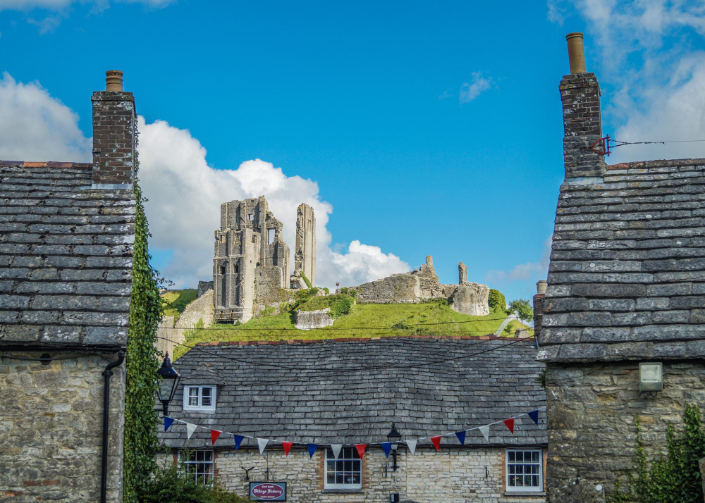 202 Corfe Castle: The heroic defence and betrayal that made history