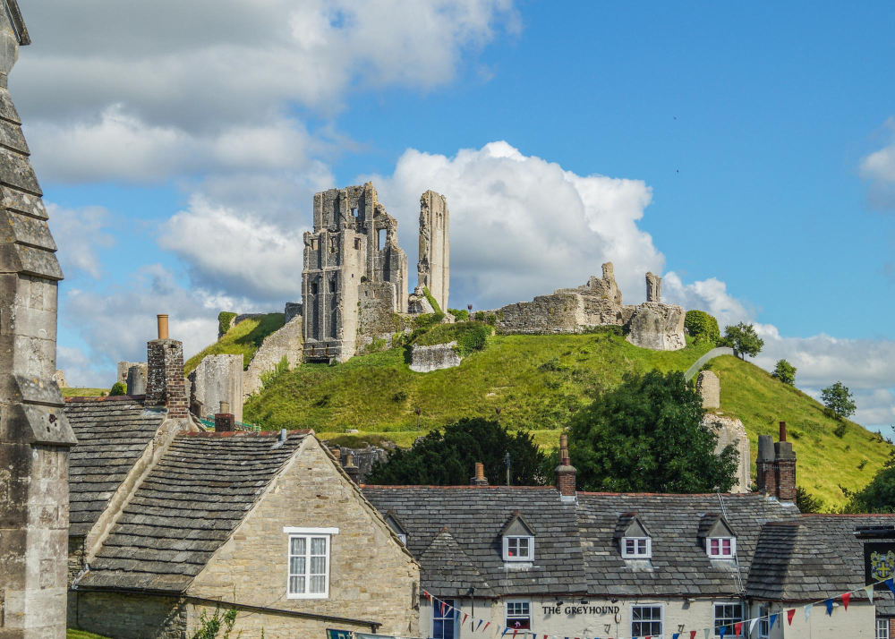 203 Corfe Castle: The heroic defence and betrayal that made history