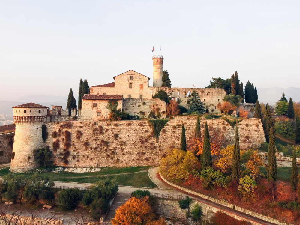 2048 The “Falcone d’Italia”: The Turbulent History of the Castello di Brescia and Its Role in the Struggle for Freedom