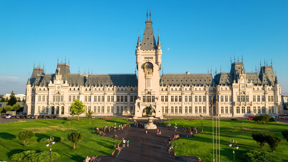 20699 The Myth of the Clock Tower at the Palace of Culture in Iași: A Legend Full of Secrets